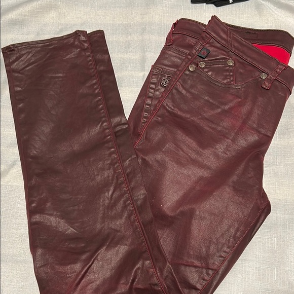 Rock & Republic Burgundy Jeans - Picture 5 of 10